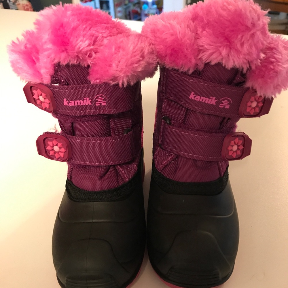 Kamik snow boots size 9